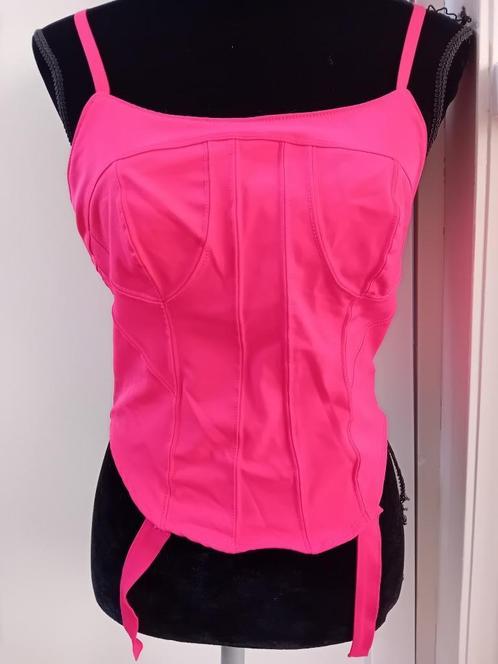 Crop top,maat 36,sport,Nike,sporttop,sexy,koraal rood,top, Kleding | Dames, Sportkleding, Zo goed als nieuw, Fitness of Aerobics