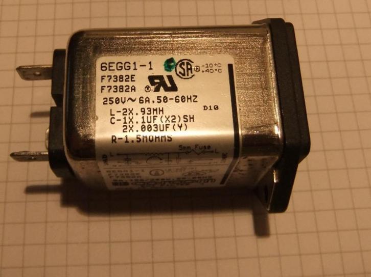 Corcom EMI Filter 250 VAC - 6 Amp, Hobby en Vrije tijd, Elektronica-componenten, Zo goed als nieuw, Ophalen of Verzenden