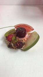 Nep fake fruit taartje gebakje voor op je etagere, koekschaa, Antiek en Kunst, Ophalen of Verzenden