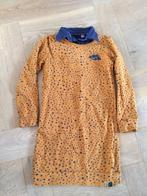 Gaaf okergeel jurkje van Quapi met blauw kraagje 122/128, Kinderen en Baby's, Kinderkleding | Maat 122, Meisje, Ophalen of Verzenden
