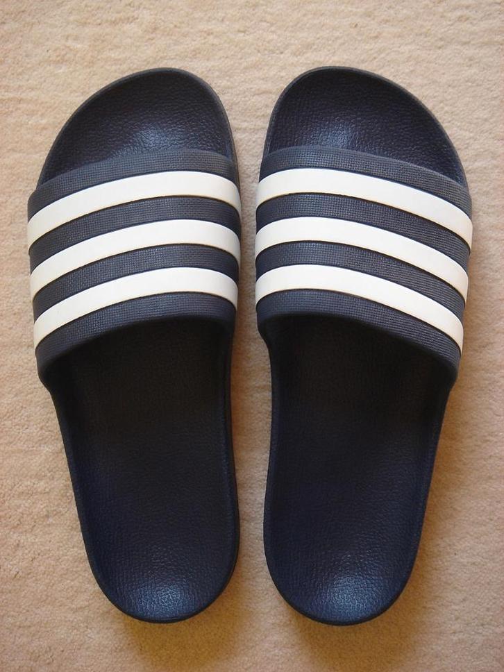 Originele Adidas Adilette AQUA Badslippers mt 9 (43) Blauw, Kleding | Heren, Schoenen, Zo goed als nieuw, Slippers, Blauw, Ophalen