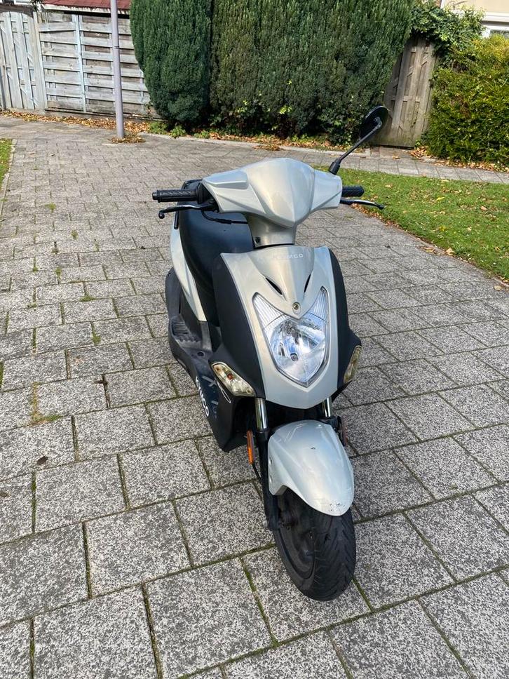 Kymco agility 50, Fietsen en Brommers, Scooters | Kymco, Zo goed als nieuw, Agility, Maximaal 45 km/u, Benzine, Ophalen of Verzenden