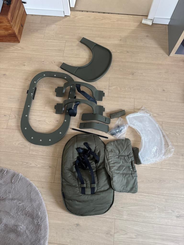 Kidsmill Opzetstukken Kinderstoel, Ophalen, Zo goed als nieuw, Meegroeistoel, Afneembaar eetblad