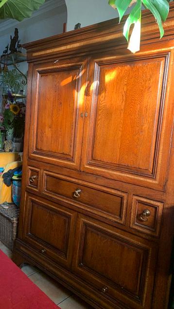 Royal Antique Collection (RAC) TV kast beschikbaar voor biedingen
