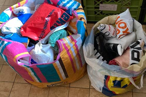 draagtasjes draag tasjes plastic zakken, Sieraden, Tassen en Uiterlijk, Tassen | Reistassen en Weekendtassen, Gebruikt, Overige kleuren