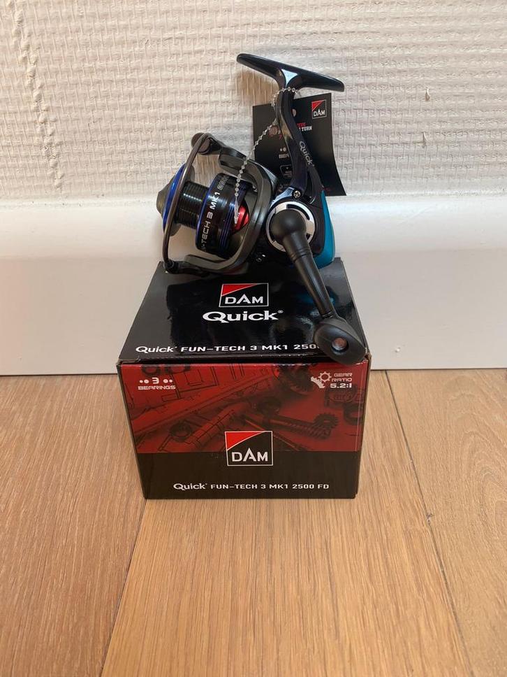Nieuwe Dam Quick Fun-Tech 3 MK1 2500 molen, 3 lagers, Watersport en Boten, Hengelsport | Roofvissen, Nieuw, Molen, Ophalen of Verzenden