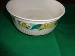 Vintage Villeroy & Boch schaal, decor met gele  pruimen, Ophalen of Verzenden, Overige stijlen, Porselein, Schaal of Schalen
