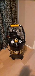 Stanley Fatmax compressor HY 227 10 24V, Doe-het-zelf en Verbouw, Compressors, Minder dan 25 liter, Ophalen, Zo goed als nieuw