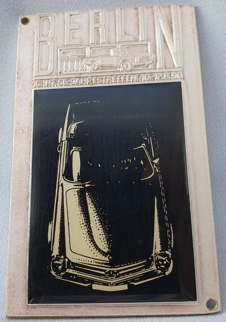 Grille badge 10e Mercedes Benz SL Jahres treffen Berlin 1990, Verzamelen, Automerken, Motoren en Formule 1, Zo goed als nieuw