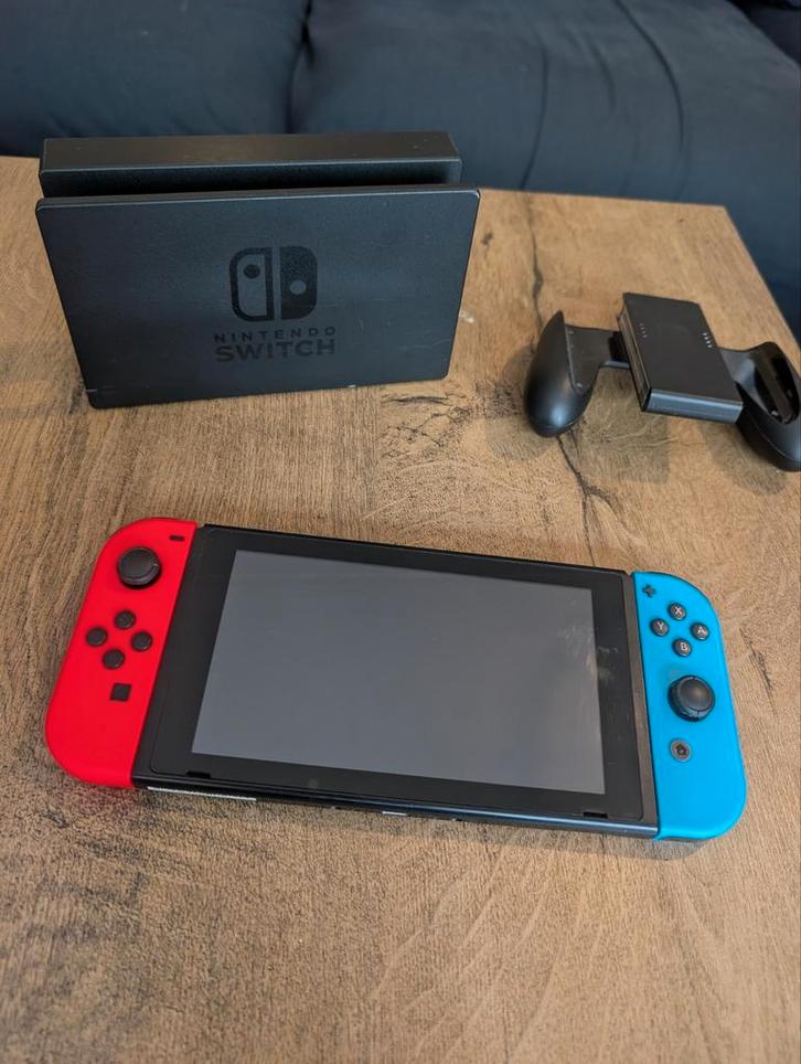 Nintendo Switch, Spelcomputers en Games, Spelcomputers | Nintendo Switch, Gebruikt, Switch Original, Zonder controller, Ophalen of Verzenden