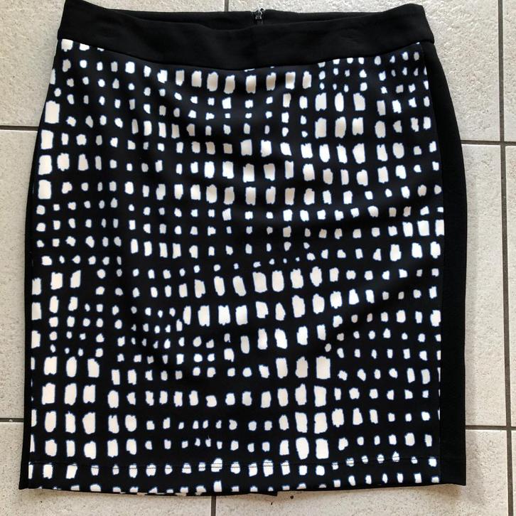 Mooie rok Expresso maat 42, Kleding | Dames, Rokken, Zo goed als nieuw, Maat 42/44 (L), Zwart, Knielengte, Ophalen of Verzenden