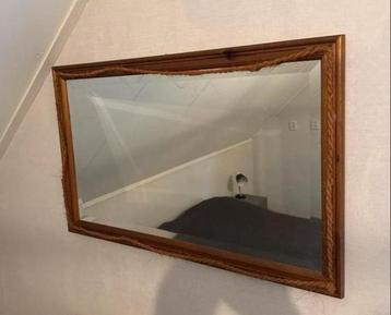 Mooie Rechthoekige Spiegel met Houten Frame beschikbaar voor biedingen