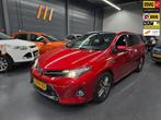 Toyota Auris Touring Sports 1.8 Hybrid Exclusive LED PANO CA, Auto's, Toyota, Gebruikt, 1798 cc, Auris, 1320 kg