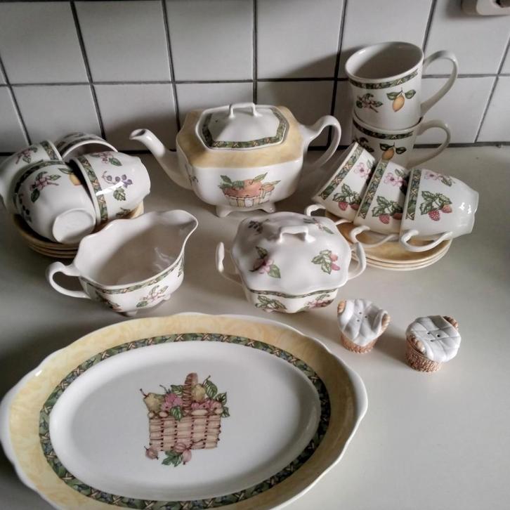 Johnson brothers  arcadia servies, Huis en Inrichting, Keuken | Servies, Zo goed als nieuw, Bord(en), Overige stijlen, Porselein