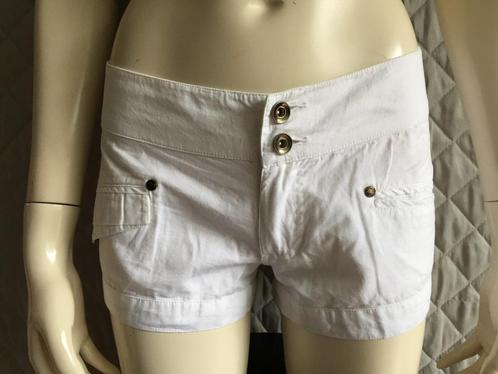 Sisters Point korte broek M(2B20), Kleding | Dames, Broeken en Pantalons, Gedragen, Kort, Ophalen of Verzenden