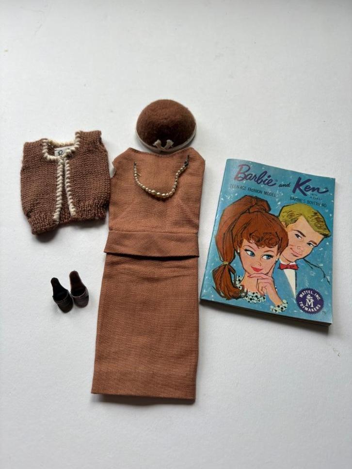 Barbie vintage, Sorority Meeting, Verzamelen, Poppen, Zo goed als nieuw, Kleertjes, Ophalen of Verzenden