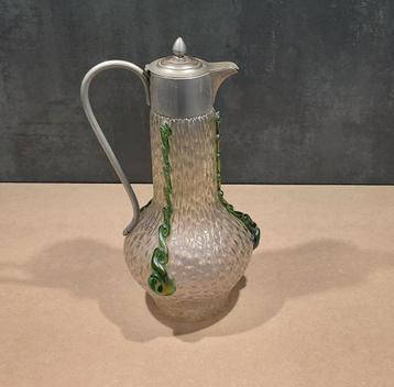 Art Nouveau Jug met metalen montuur en groen Bohemia glas. beschikbaar voor biedingen