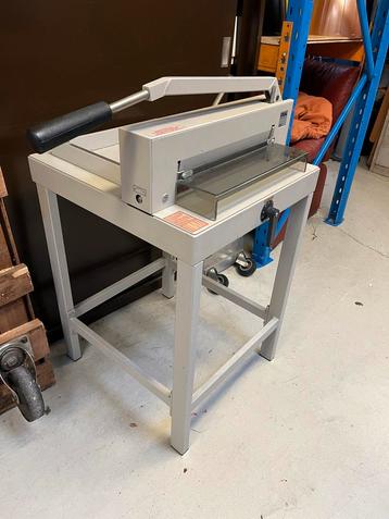 Ideal 3905 Papiersnijmachine - Professioneel beschikbaar voor biedingen