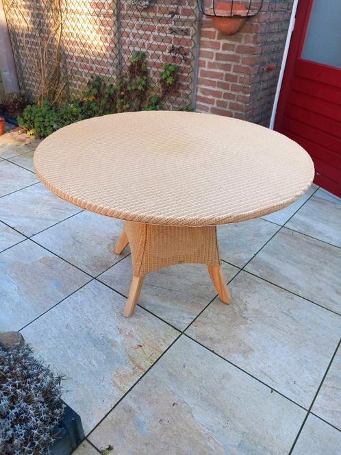 Lloyd Loom eettafel., Huis en Inrichting, Tafels | Eettafels, Zo goed als nieuw, 100 tot 150 cm, 100 tot 150 cm, Rond, Ophalen of Verzenden