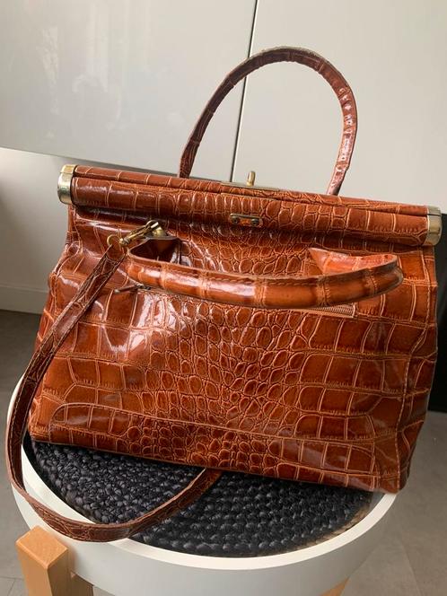Echte lakleren damestas bruin Italiaans, Sieraden, Tassen en Uiterlijk, Tassen | Damestassen, Gebruikt, Handtas, Bruin, Ophalen of Verzenden