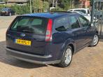 Ford Focus Wagon 2.0-16V Titanium AUTOMAAT SCHUIFDAK LEER AI, Auto's, 65 €/maand, Navigatiesysteem, Gebruikt, Blauw
