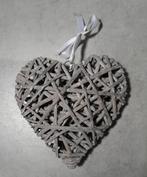 Rieten HART ter decoratie op te hangen met wit satijnen lint, Ophalen of Verzenden, Nieuw