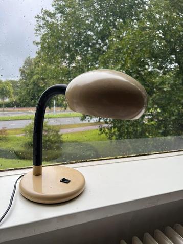 Vintage lamp beschikbaar voor biedingen