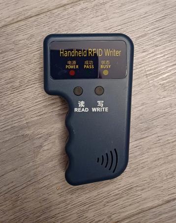 Handheld RFID writer beschikbaar voor biedingen