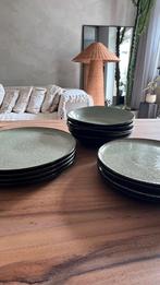 Ceramic dinnerware-set (4 person), Huis en Inrichting, Keuken | Servies, Ophalen, Overige stijlen