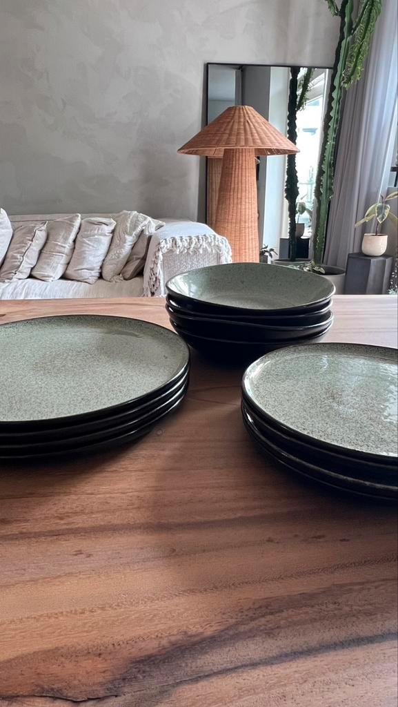 Ceramic dinnerware-set (4 person), Huis en Inrichting, Keuken | Servies, Overige stijlen, Ophalen