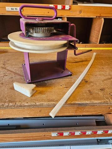 Gordijnrails Buigmachine Handmatig beschikbaar voor biedingen