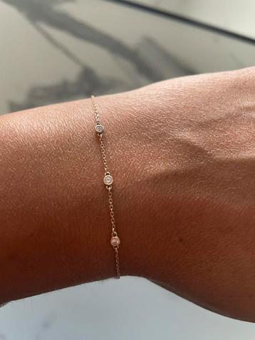 14 karaat gouden armband met 3 zirkonias rose goud beschikbaar voor biedingen