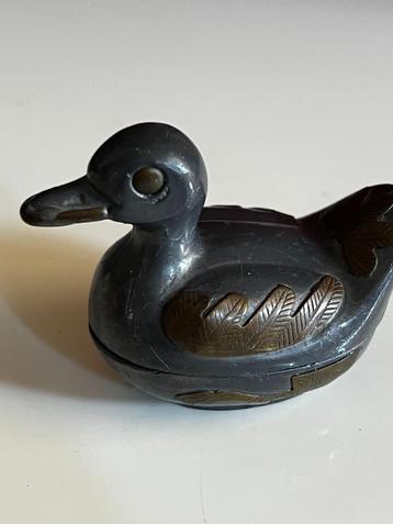 tinnen opbergdoosje/eend beschikbaar voor biedingen