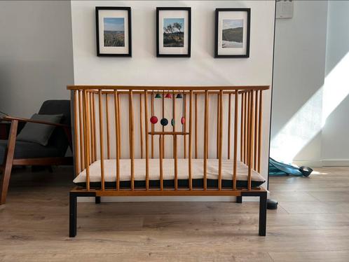 Retro kleine box!, Kinderen en Baby's, Boxen, Gebruikt, Rechthoekig, In hoogte verstelbaar, Boxkleed, Ophalen