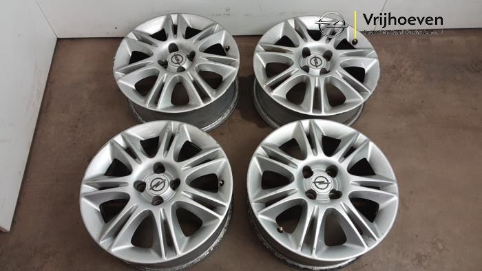 Velgen set van een Opel Corsa (Corsa D 07-), Auto-onderdelen, Banden en Velgen, Personenwagen, Gebruikt, 3 maanden garantie, Ophalen of Verzenden