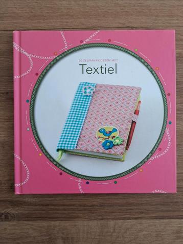 Textielboek - 20 Zelfmaakideeën beschikbaar voor biedingen