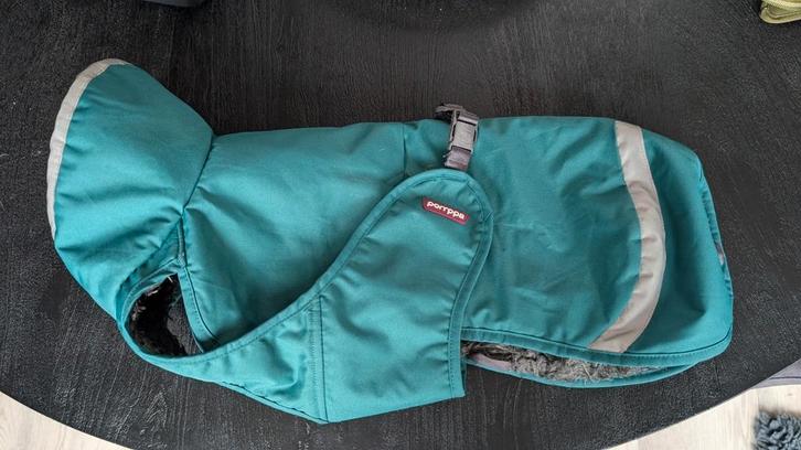 Pomppa Perus hondenjas maat 40, Dieren en Toebehoren, Hondenkleding, Gebruikt, Hondenjas, Ophalen of Verzenden