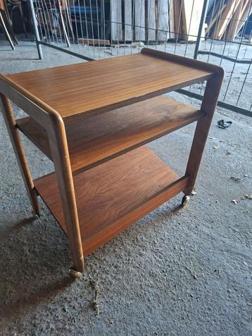 mid-century modern teakhouten serveerwagen beschikbaar voor biedingen