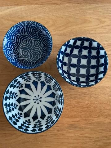 3 Japanse Porseleinen Bakjes beschikbaar voor biedingen