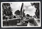 Sluis 11 in werking te Someren (binnenvaart schip) 1957, Verzamelen, Ansichtkaarten | Nederland, Ophalen, 1940 tot 1960, Ongelopen