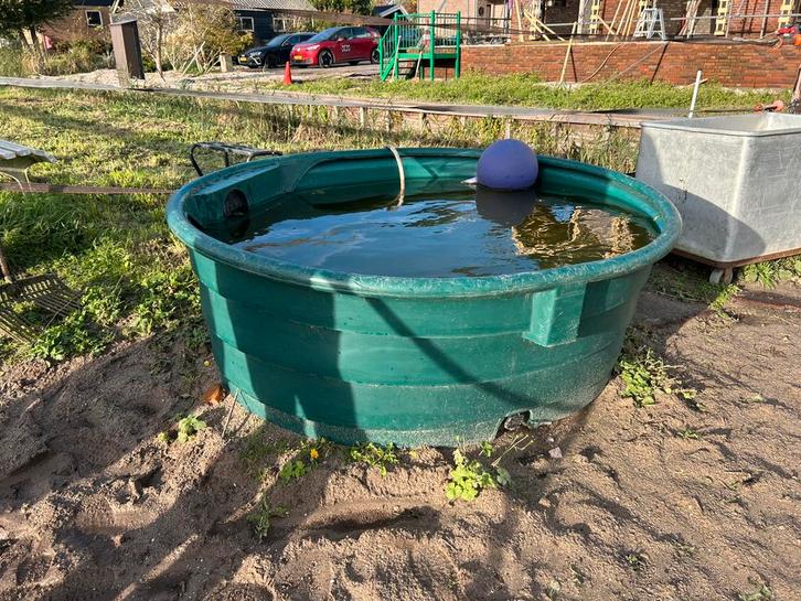 Aangeboden weide drinkbak 1.000L, Dieren en Toebehoren, Paarden en Pony's | Overige Paardenspullen, Gebruikt, Overige soorten
