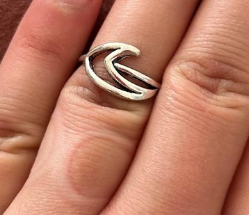 Dames ring merkloos nieuw - maan beschikbaar voor biedingen
