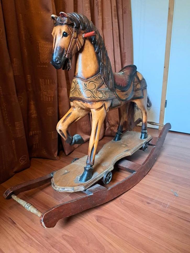 Antiek houten hobbelpaard in goede staat, Antiek en Kunst, Antiek | Speelgoed, Ophalen of Verzenden