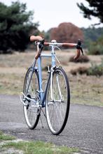 Vintage racefiets – staal, stijl en straatkarakter., Ophalen, Versnellingen, Zo goed als nieuw, 56 cm of meer