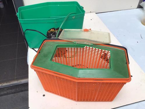 Te koop  aasketelje om aasvisjes te  bewaren of mee te nemen, Dieren en Toebehoren, Pluimvee | Toebehoren, Gebruikt, Drinken en Voederen