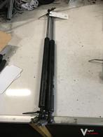 Hyundai Excel 1997 Gasveren set achterklep