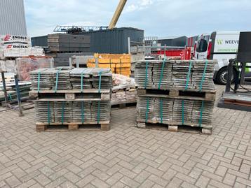 Terras tegels beschikbaar voor biedingen