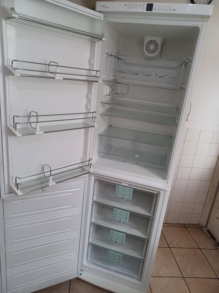 Liebherr Koelvriescombinatie.gratis bezorging in de buurt., Witgoed en Apparatuur, Koelkasten en IJskasten, Zo goed als nieuw