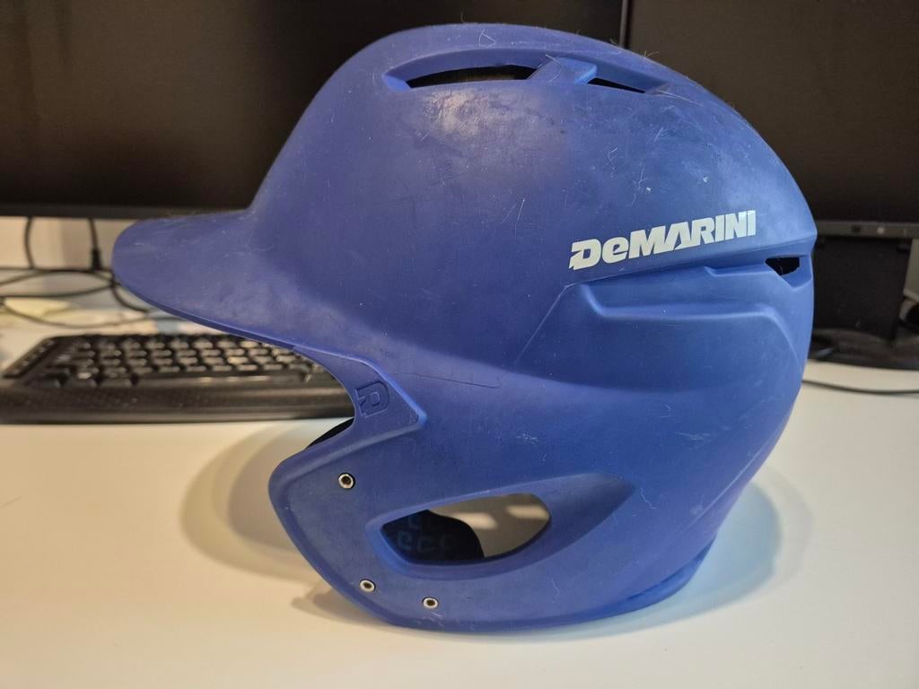 Softbal helm - DeMarini, Sport en Fitness, Honkbal en Softbal, Ophalen, Gebruikt, Overige typen