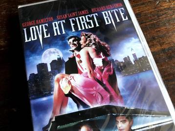 LOVE AT FIRST BITE (George Hamilton) AUS Import DVD - Nieuw beschikbaar voor biedingen